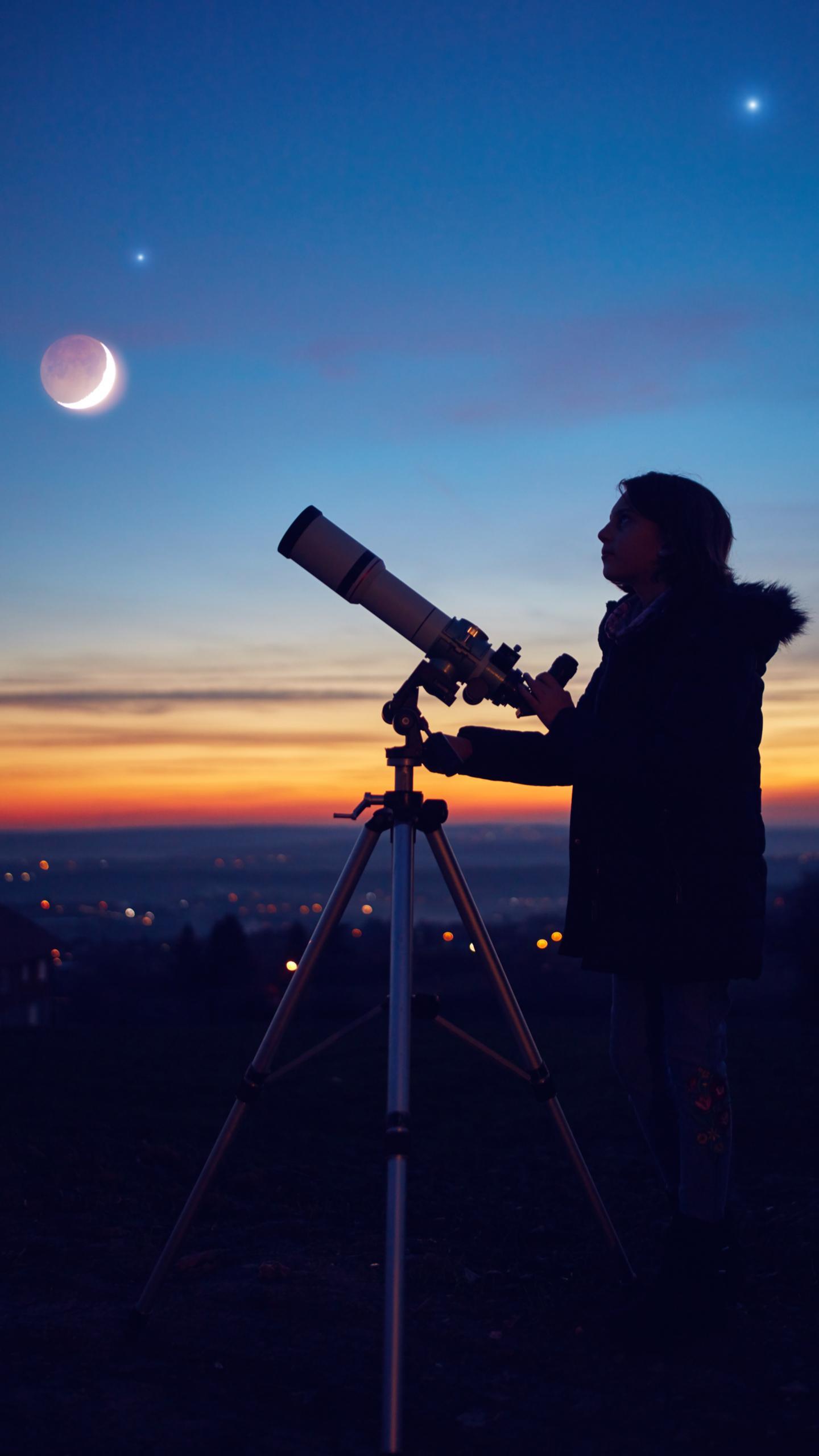 Astronomy Magazine Highlights Mercury Viewing Opportunity in Evening Sky