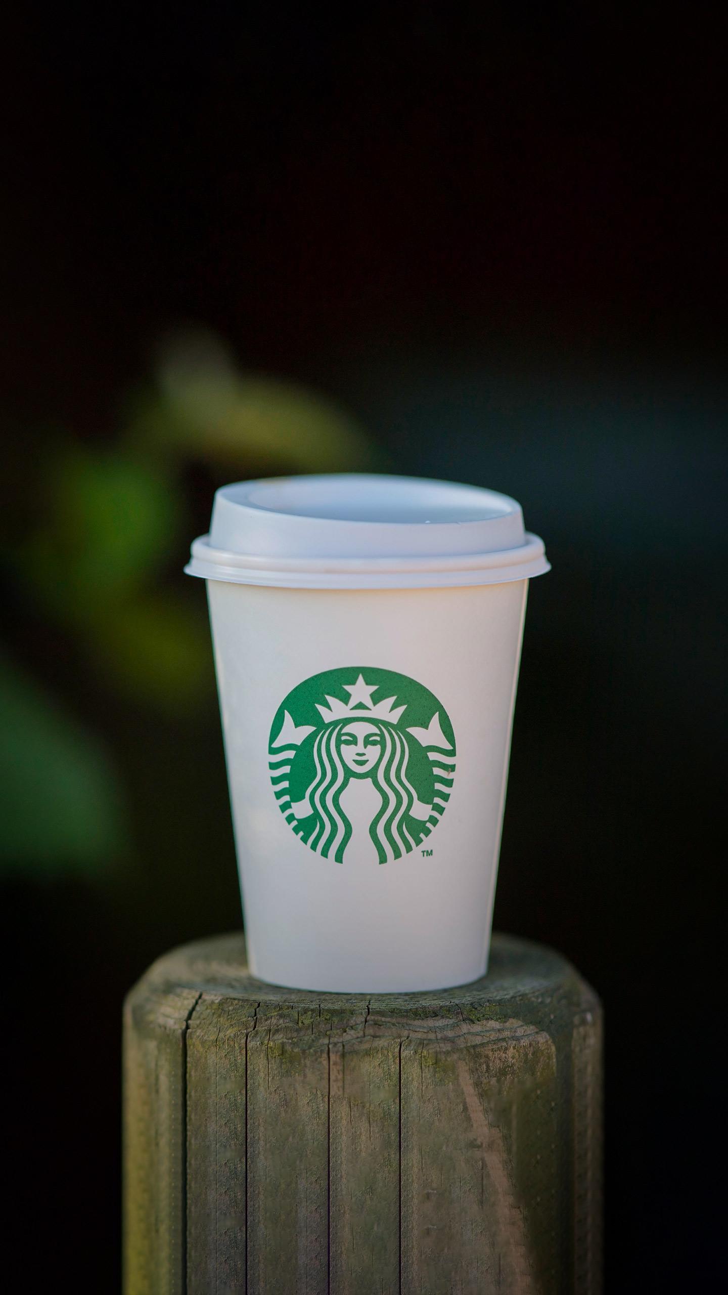 Starbucks Revives Classic Holiday Drinks, Excites Coffee Fans