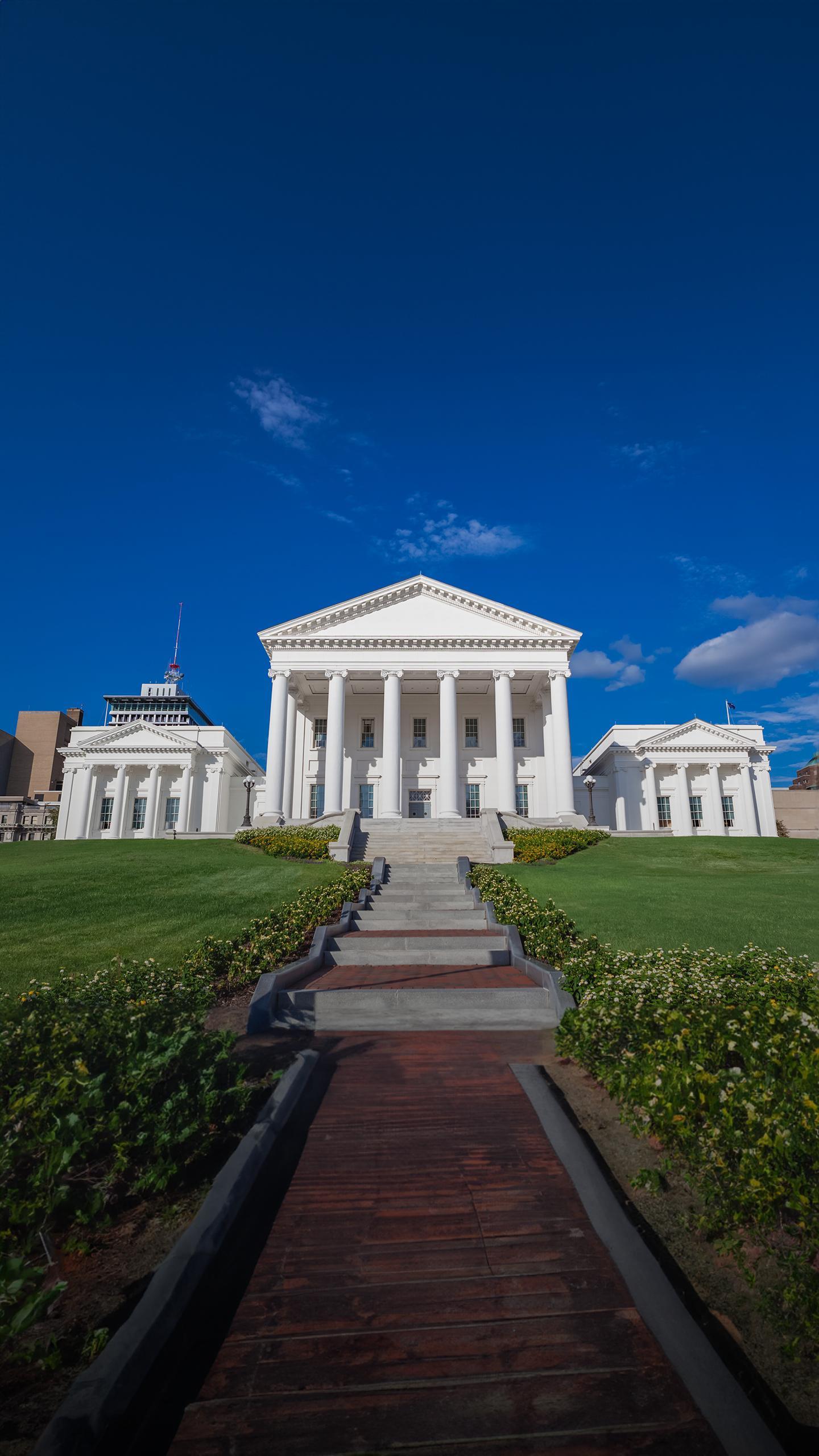 Virginia Woman's Encounter Highlights Lack of Baby Changing Facilities in Men's Restrooms