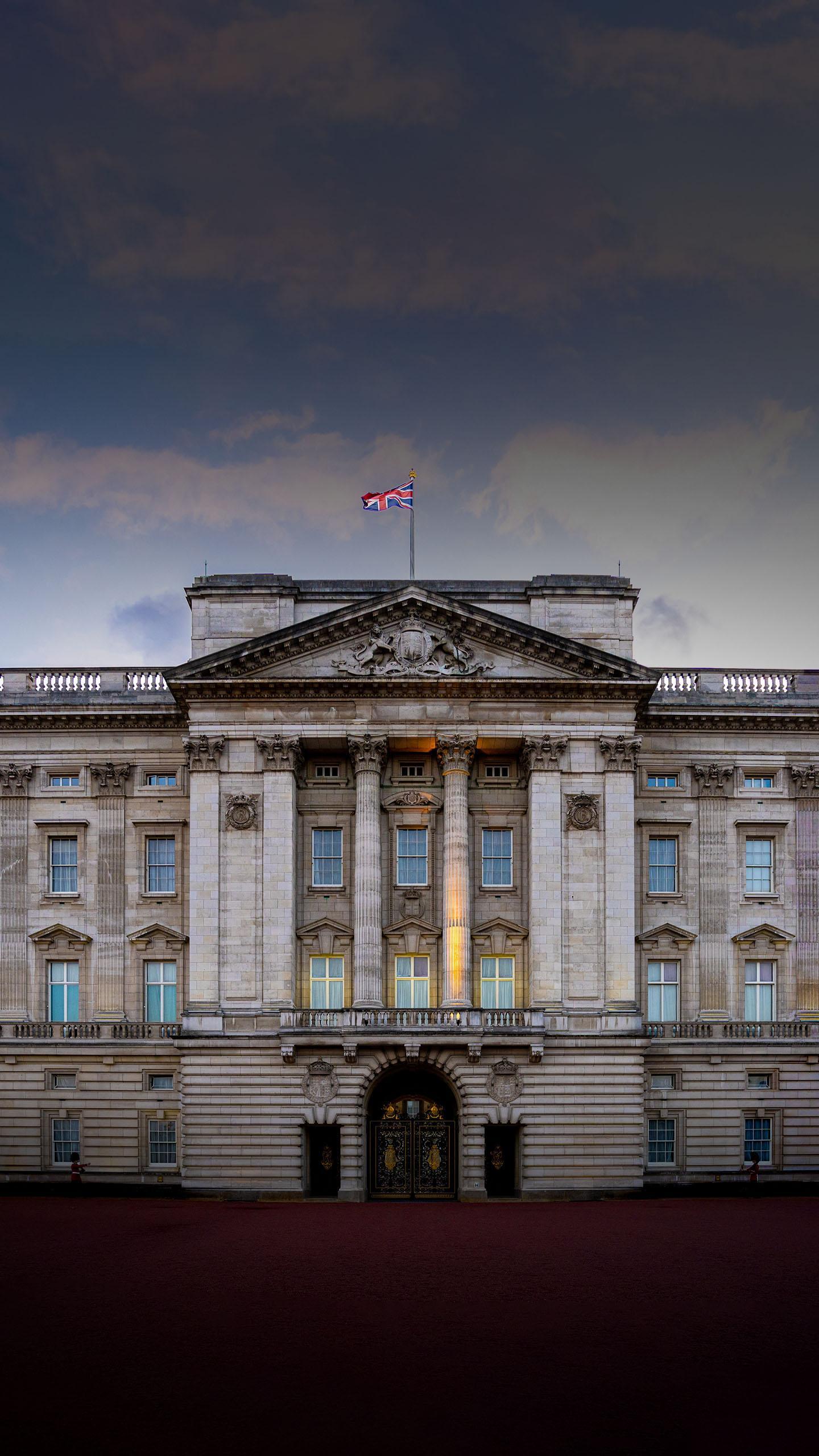 Buckingham Palace to Exhibit Queen Elizabeth II's Fashion Legacy